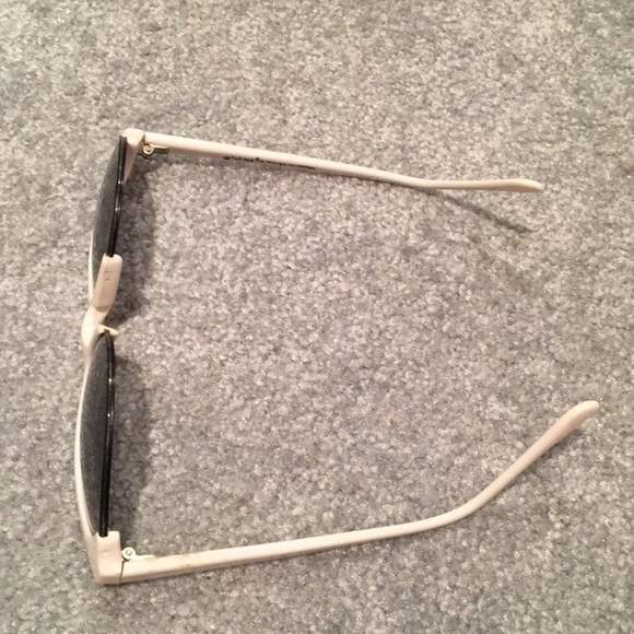 Vintage 1980’s Sunglasses - Picture 8 of 16